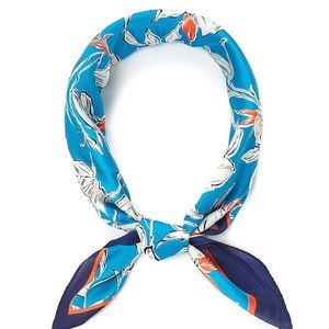 Set of 2 flower print bandana *never worn*